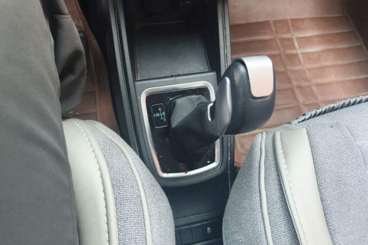 Used Haval H1 2015 1.5L AMT Luxury Model Gear Lever