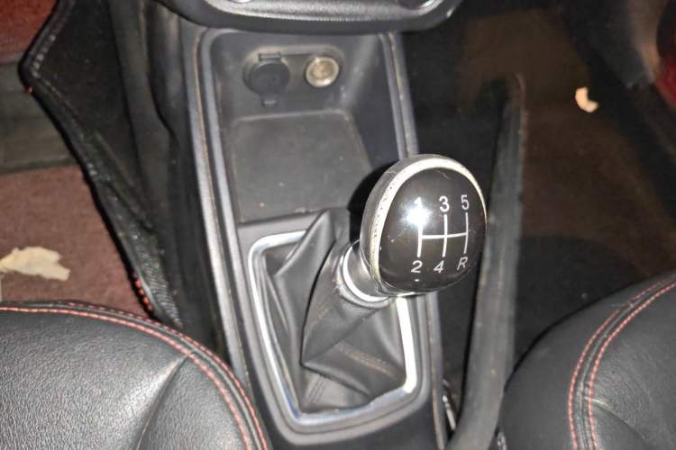Used Haval H1 2015 1.5L Manual Urban Model Gear Lever
