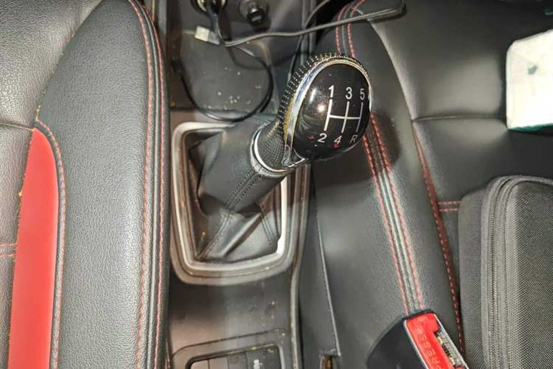Used Haval H1 2015 1.5L Manual Luxury Model Gear Lever