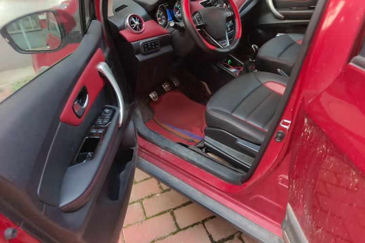 Used Haval H1 2015 1.5L Manual Luxury Model Interior 3