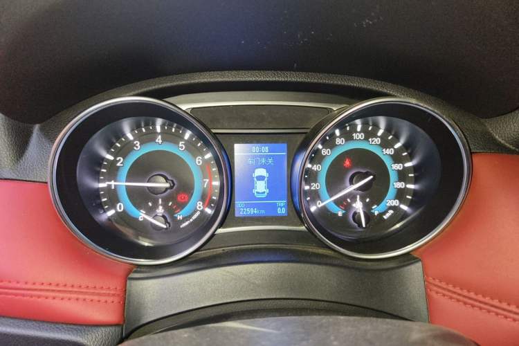 Used Haval H1 2015 1.5L Manual Luxury Model Odometer Close Up