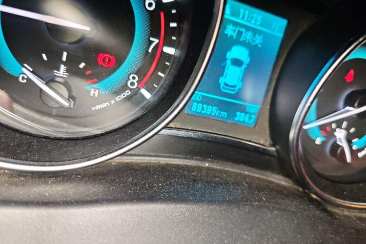 Used Haval H1 2015 1.5L AMT Luxury Model Odometer Close Up