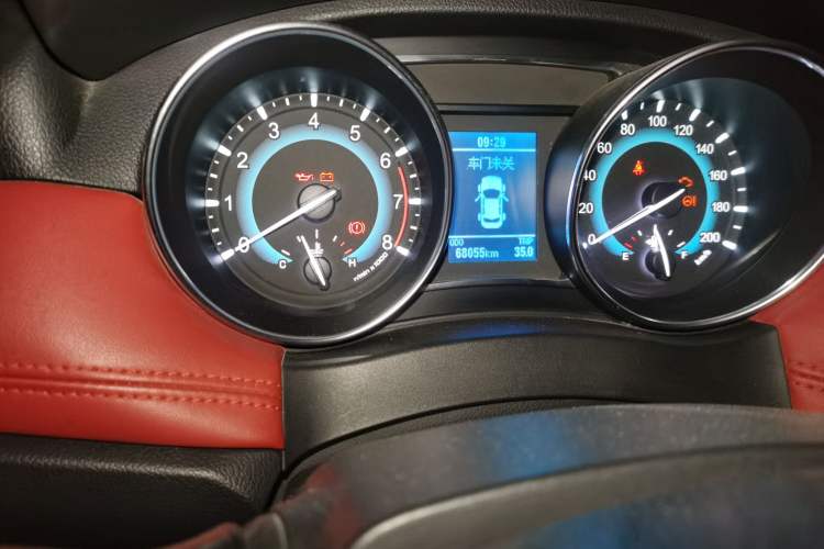 Used Haval H1 2015 1.5L Manual Luxury Model Odometer Close Up