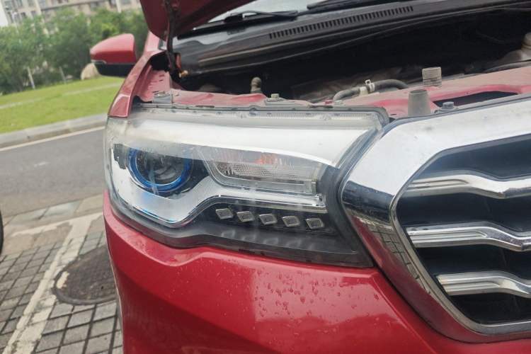 Used Haval H1 2015 1.5L Manual Luxury Model Right Front Headlight
