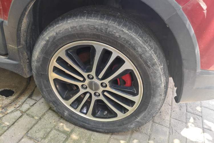 Used Haval H1 2015 1.5L Manual Luxury Model Right Front Wheel Hub