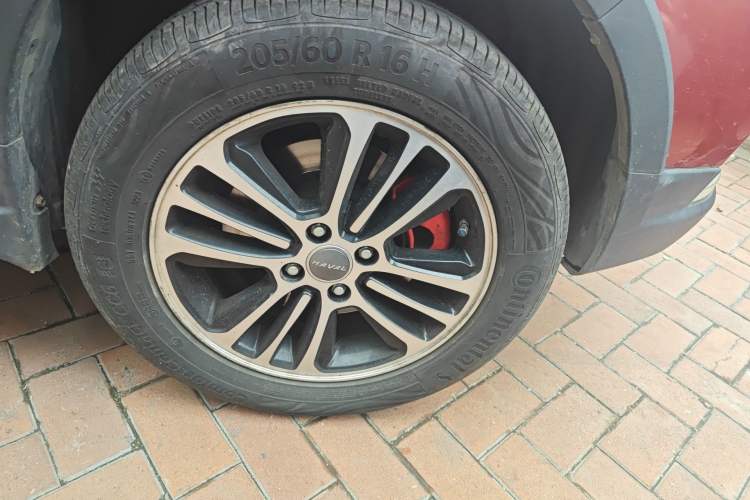 Used Haval H1 2015 1.5L Manual Luxury Model Right Front Wheel Hub