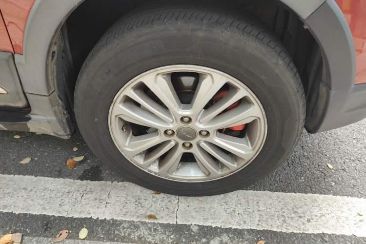 Used Haval H1 2015 1.5L AMT Urban Model Right Front Wheel Hub