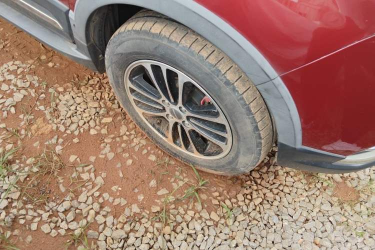 Used Haval H1 2015 1.5L AMT Luxury Model Right Front Wheel Hub