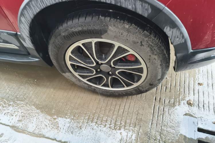 Used Haval H1 2015 1.5L Manual Luxury Model Right Front Wheel Hub