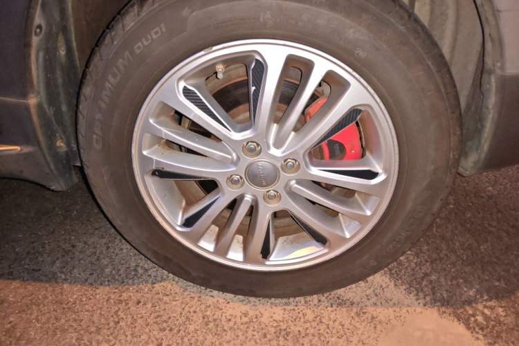 Used Haval H1 2015 1.5L Manual Urban Model Right Front Wheel Hub