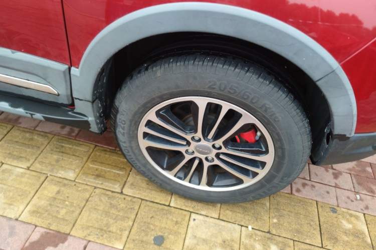 Used Haval H1 2015 1.5L Manual Luxury Model Right Front Wheel Hub