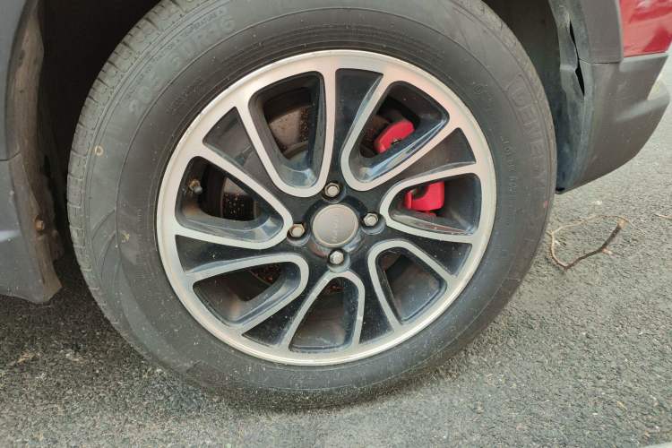Used Haval H1 2015 1.5L AMT Luxury Model Right Front Wheel Hub