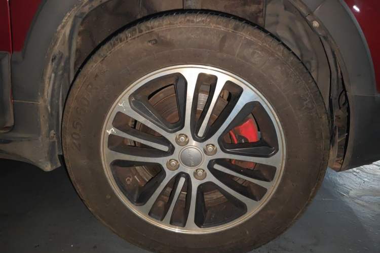 Used Haval H1 2015 1.5L Manual Luxury Model Right Front Wheel Hub