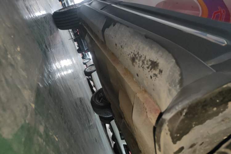 Used Haval H1 2015 1.5L Manual Luxury Model Right Side Sill