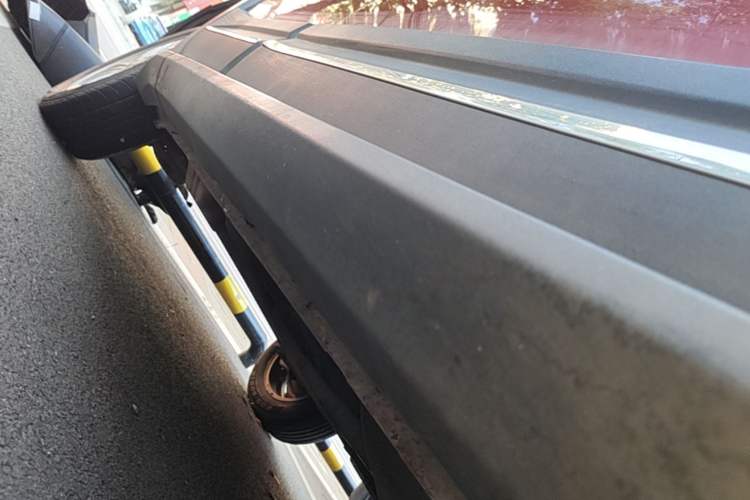 Used Haval H1 2015 1.5L AMT Urban Model Right Side Sill