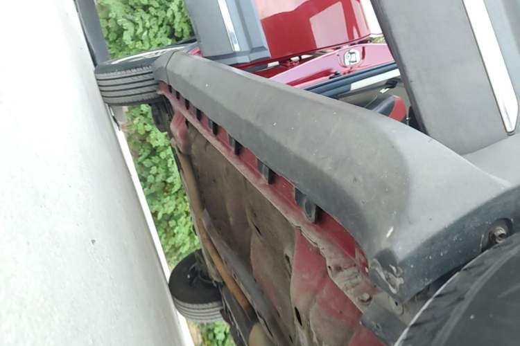 Used Haval H1 2015 1.5L Manual Luxury Model Right Side Sill