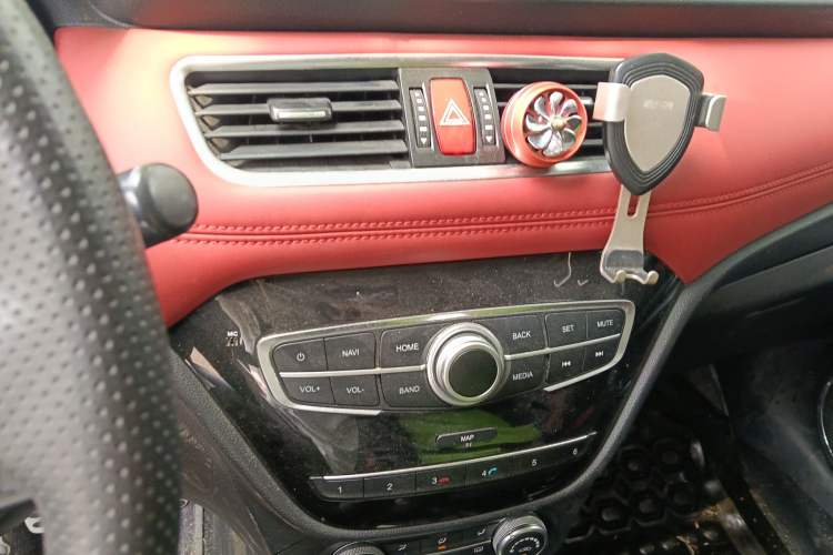 Used Haval H1 2015 1.5L Manual Luxury Model Audio And AC Panel