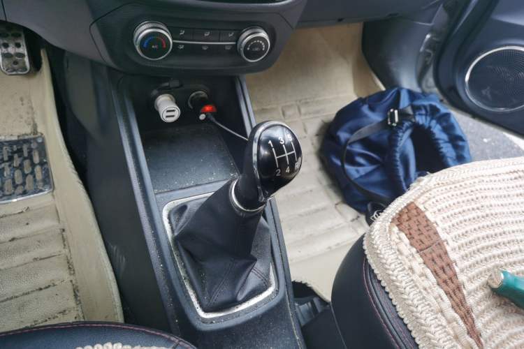 Used Haval H1 2015 1.5L Manual Urban Model Gear Lever