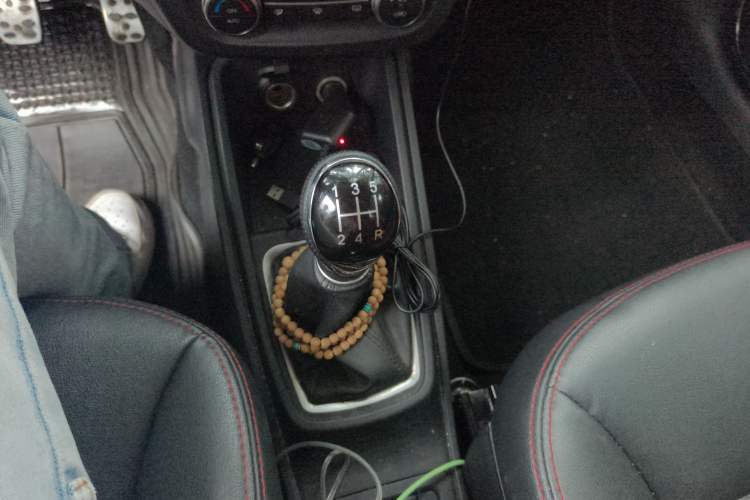 Used Haval H1 2015 1.5L Manual Luxury Model Gear Lever