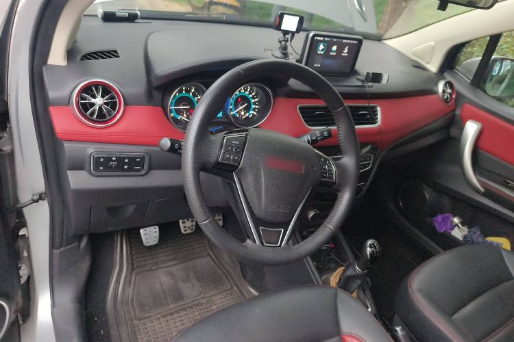 Used Haval H1 2015 1.5L Manual Luxury Model Interior 2