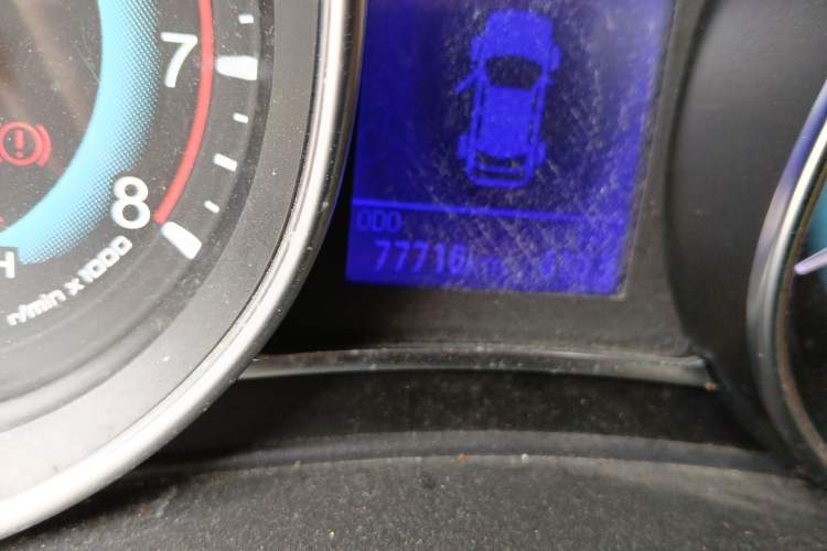 Used Haval H1 2015 1.5L Manual Luxury Model Odometer Close Up