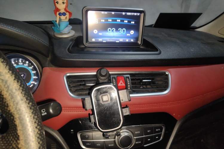 Used Haval H1 2015 1.5L AMT Luxury Model Audio And AC Panel