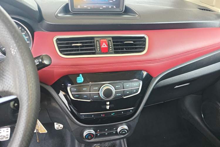Used Haval H1 2015 1.5L Manual Luxury Model Audio And AC Panel