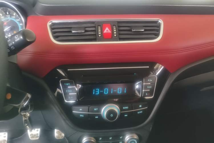 Used Haval H1 2015 1.5L Manual Urban Model Audio And AC Panel