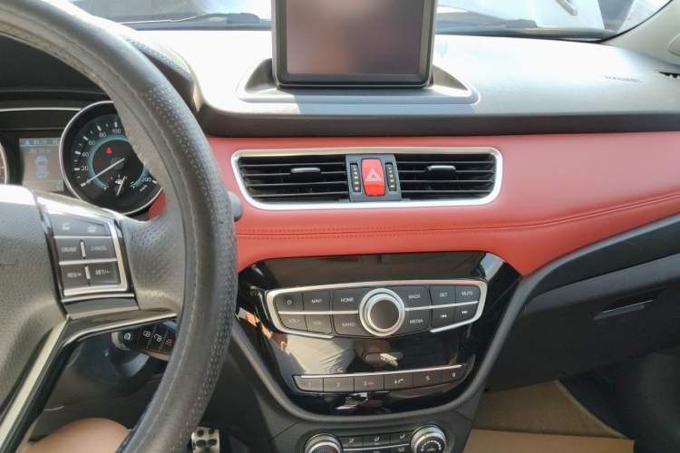 Used Haval H1 2015 1.5L AMT Luxury Model Audio And AC Panel
