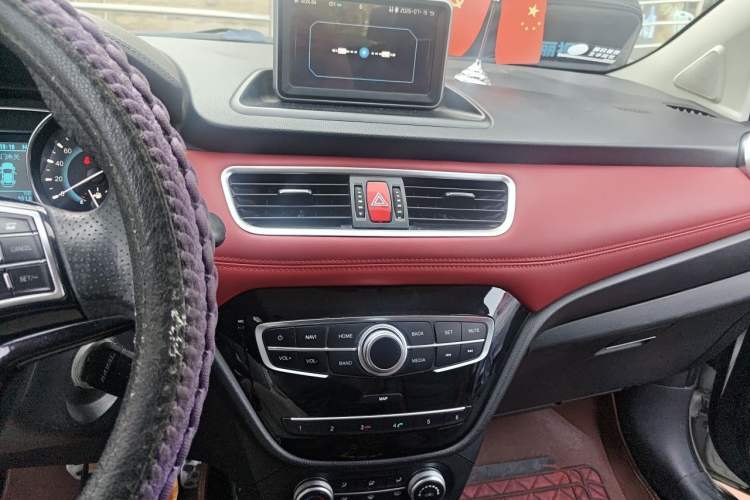 Used Haval H1 2015 1.5L AMT Luxury Model Audio And AC Panel