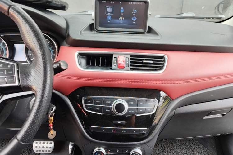Used Haval H1 2015 1.5L AMT Luxury Model Audio And AC Panel