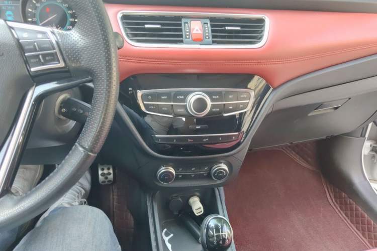 Used Haval H1 2015 1.5L Manual Luxury Model Audio And AC Panel
