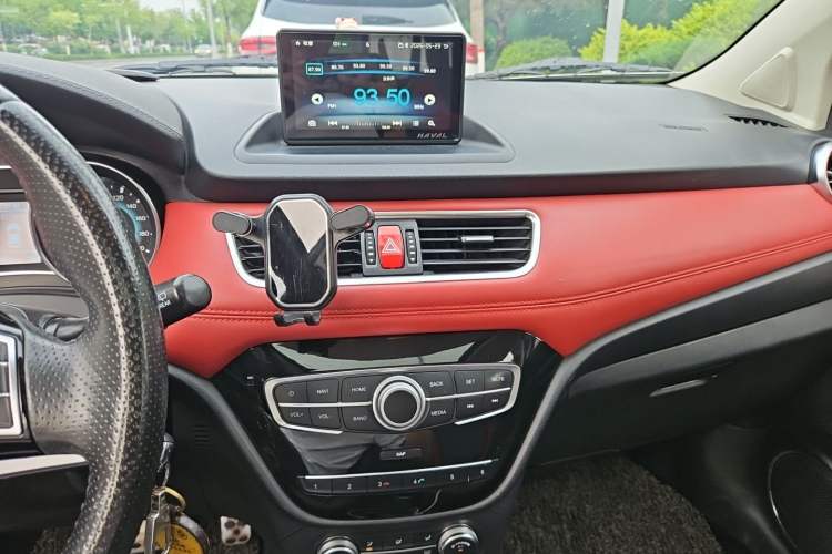 Used Haval H1 2015 1.5L AMT Luxury Model Audio And AC Panel