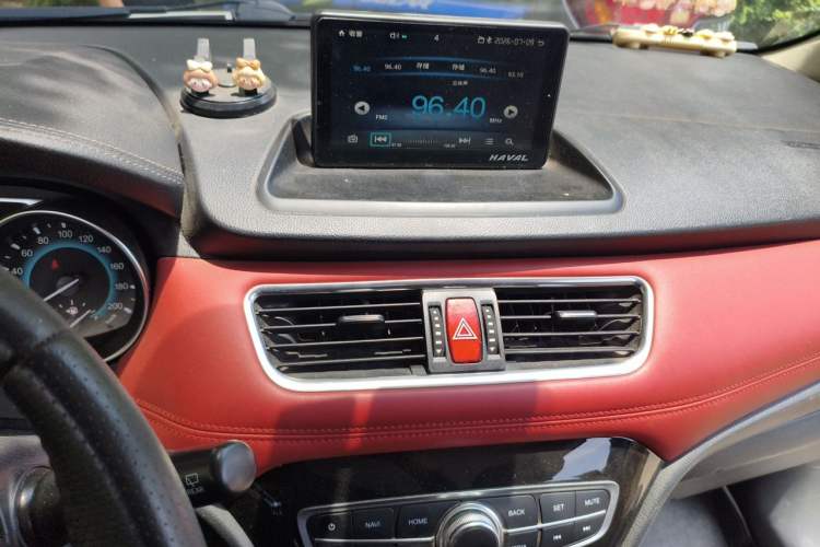 Used Haval H1 2015 1.5L AMT Luxury Model Audio And AC Panel