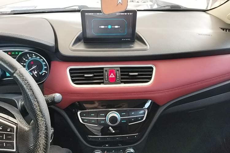 Used Haval H1 2015 1.5L AMT Luxury Model Audio And AC Panel