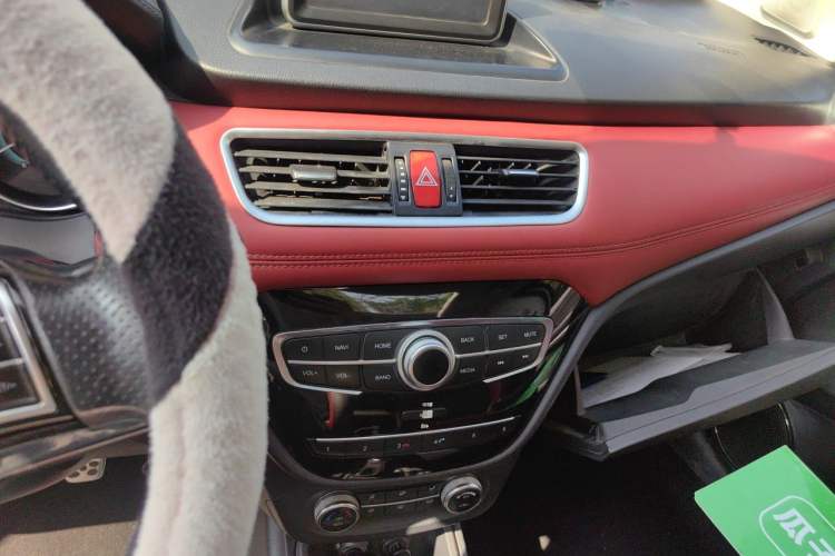 Used Haval H1 2015 1.5L Manual Luxury Model Audio And AC Panel