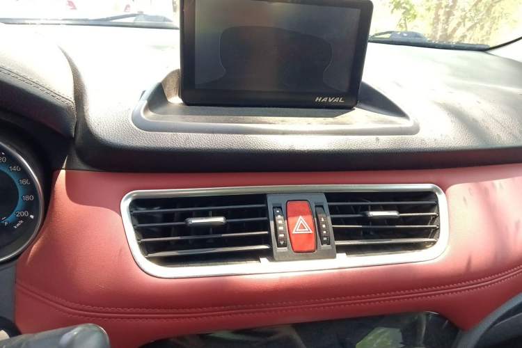 Used Haval H1 2015 1.5L AMT Luxury Model Audio And AC Panel