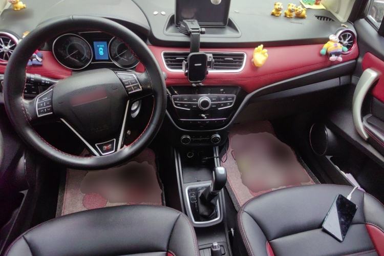 Used Haval H1 2015 1.5L AMT Luxury Model Center Console