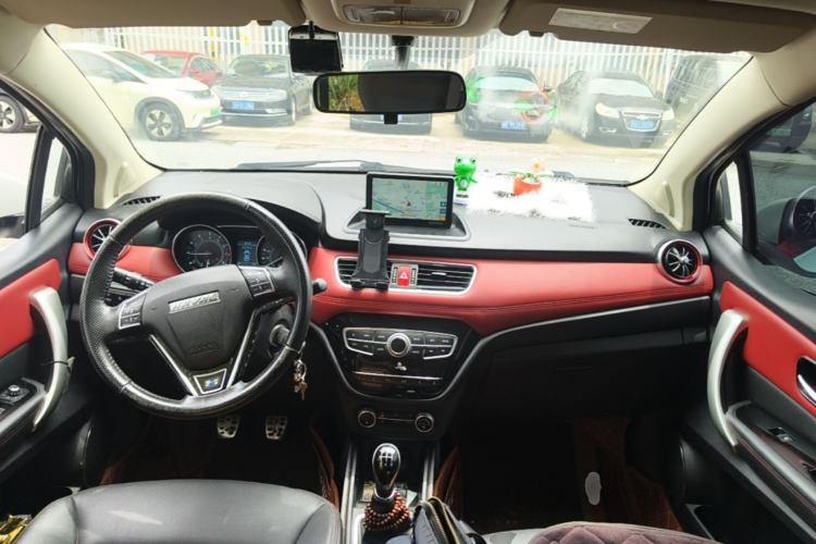 Used Haval H1 2015 1.5L Manual Luxury Model Center Console
