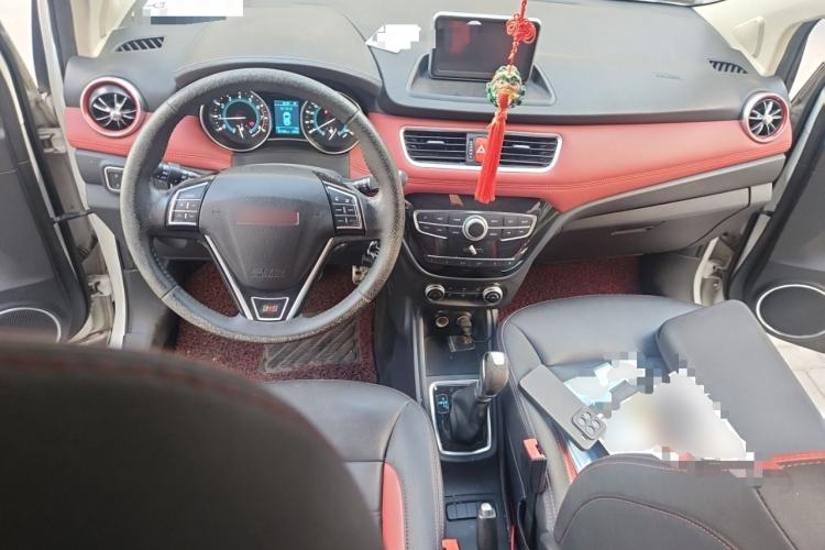 Used Haval H1 2015 1.5L AMT Luxury Model Center Console