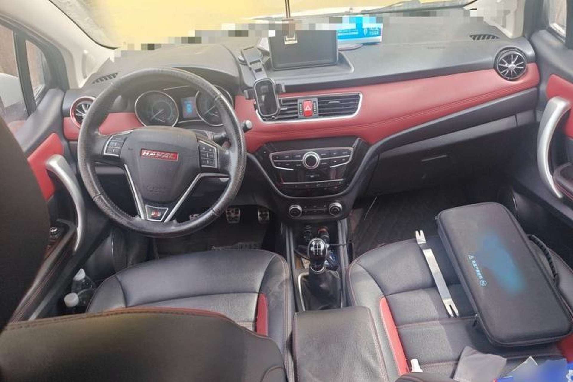 Used Haval H1 2015 1.5L Manual Luxury Model Center Console