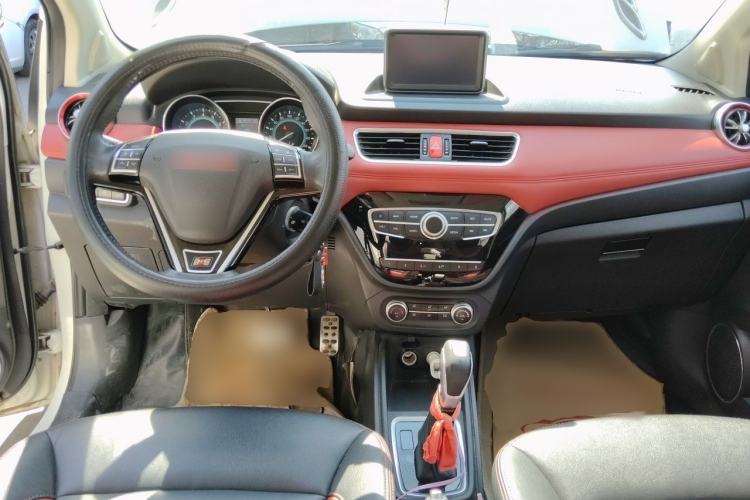 Used Haval H1 2015 1.5L AMT Luxury Model Center Console
