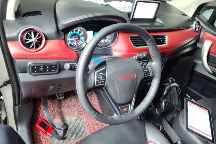 Used Haval H1 2015 1.5L Manual Luxury Model Center Console
