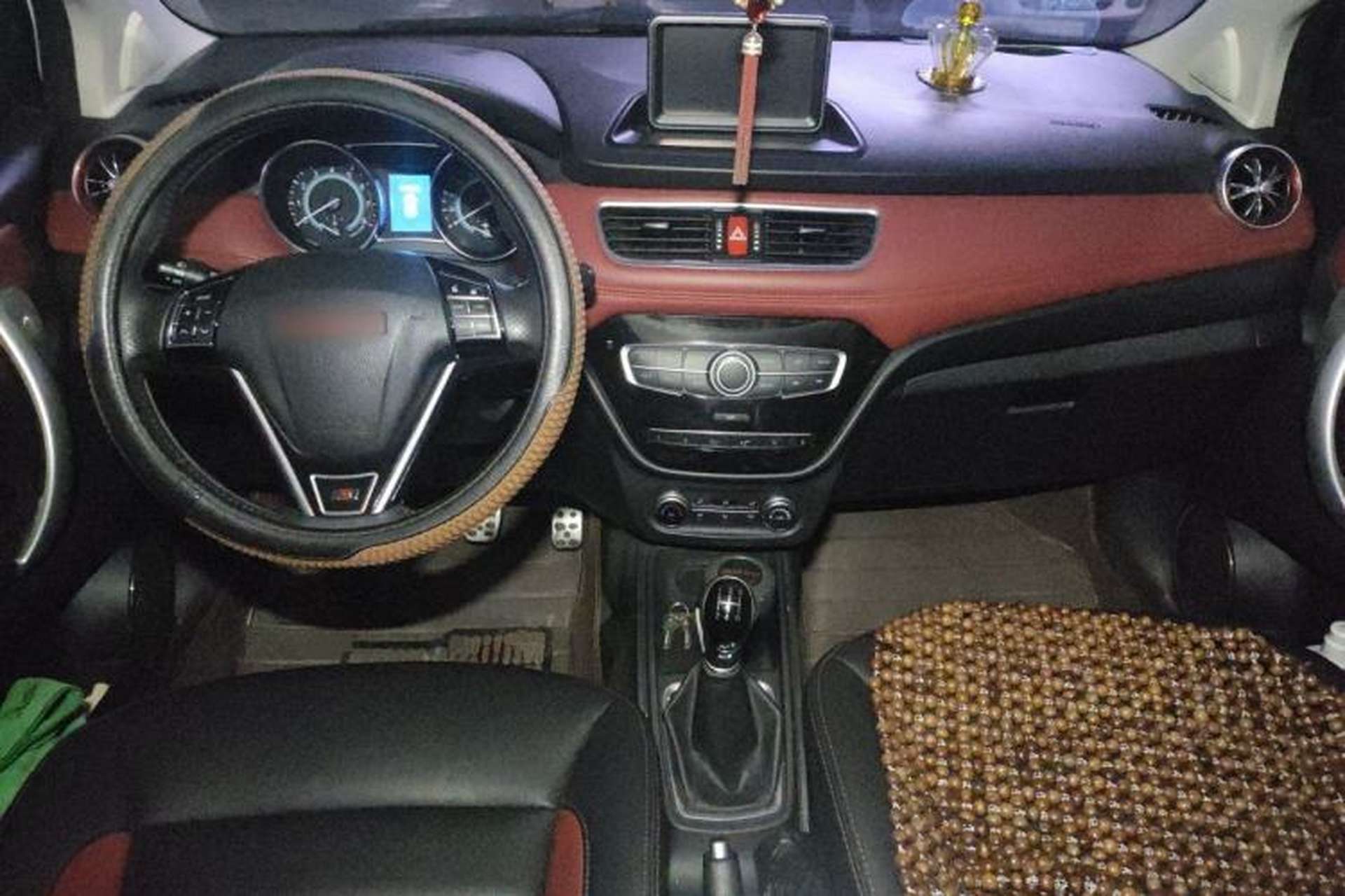 Used Haval H1 2015 1.5L Manual Luxury Model Center Console