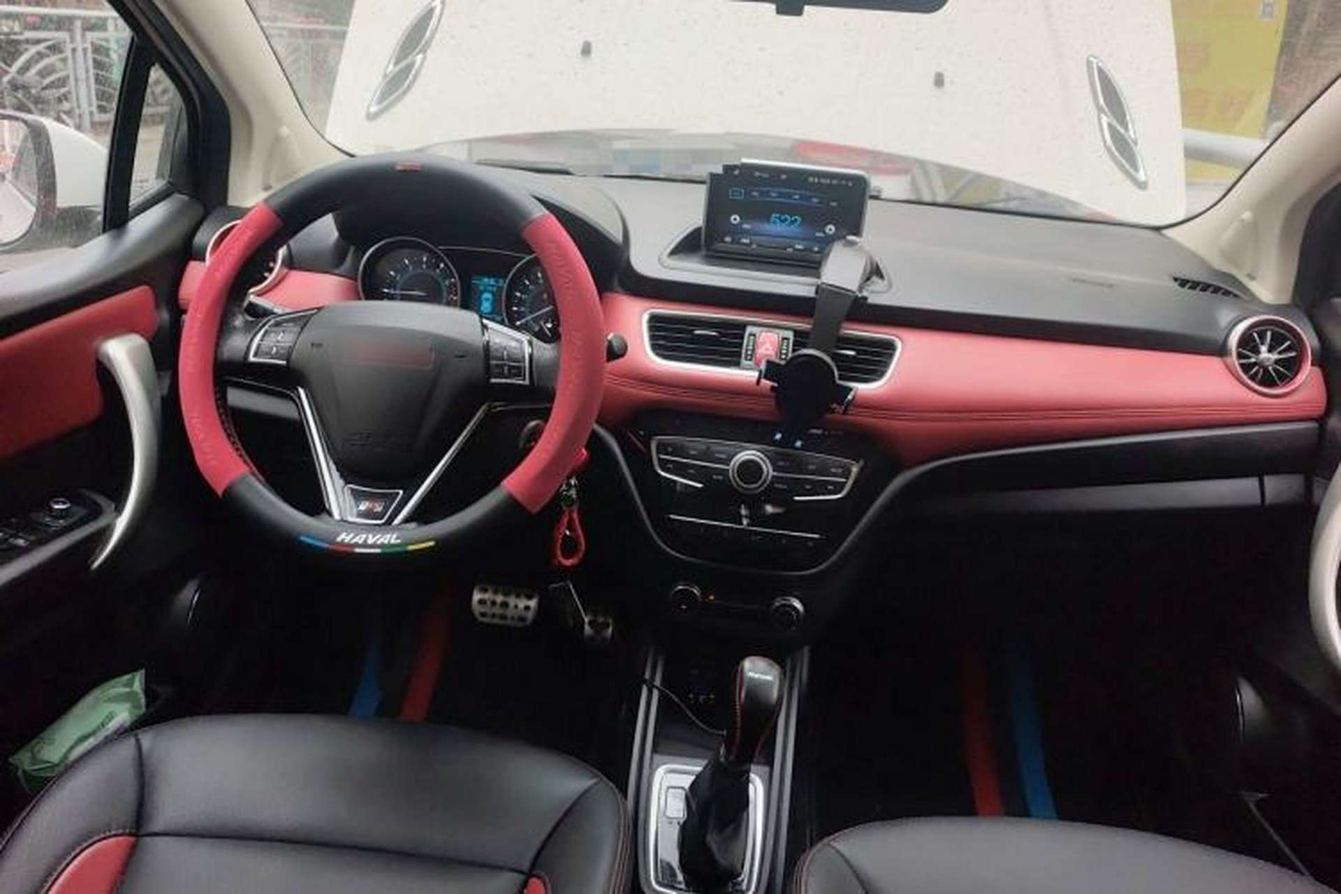 Used Haval H1 2015 1.5L AMT Luxury Model Center Console