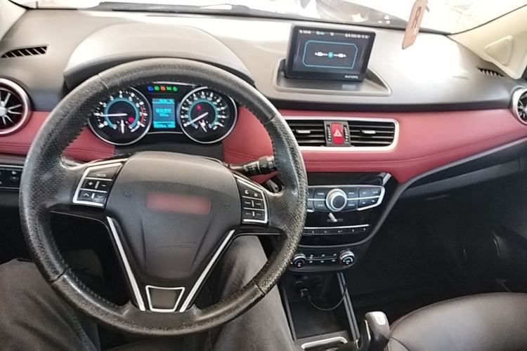 Used Haval H1 2015 1.5L AMT Luxury Model Center Console