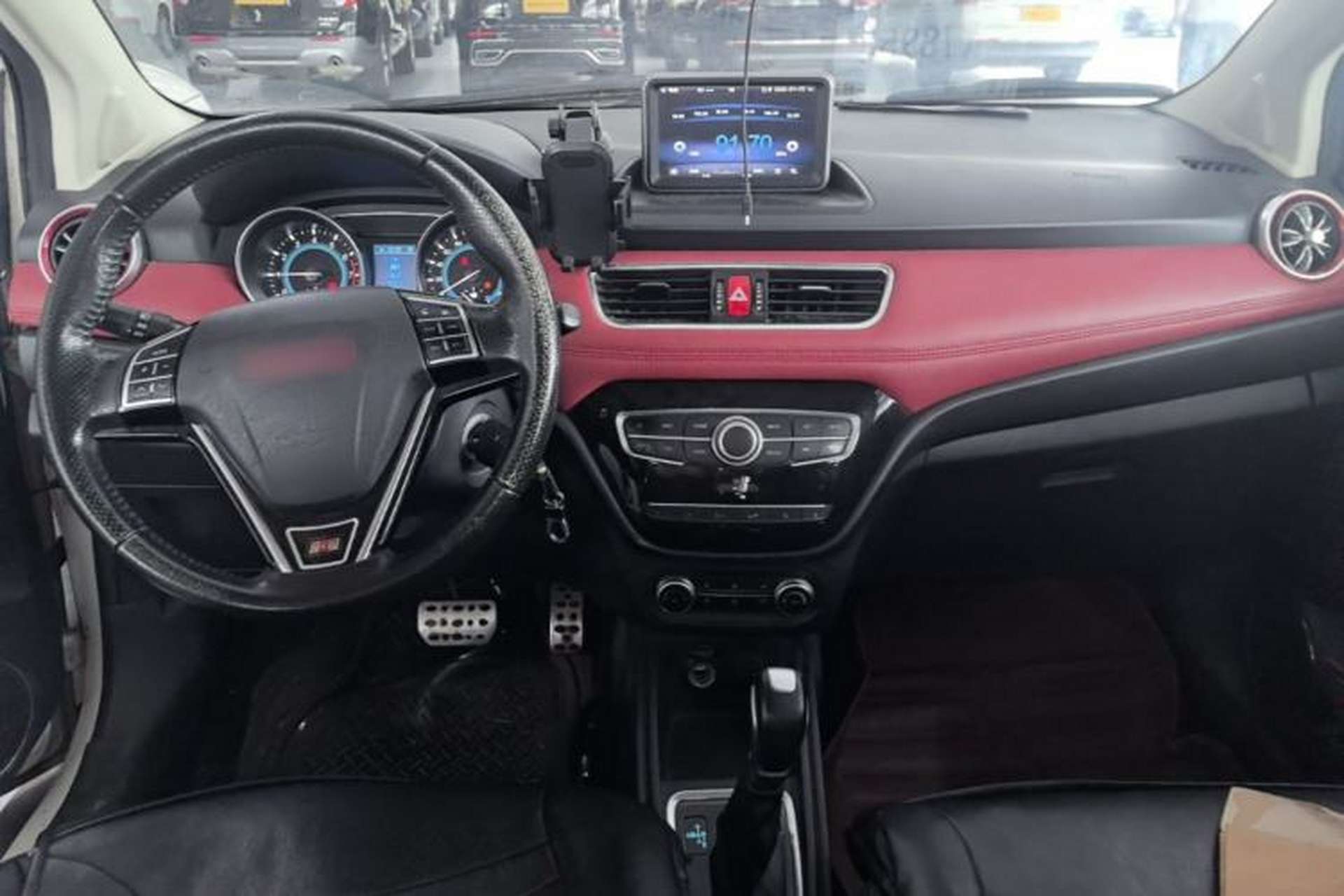 Used Haval H1 2015 1.5L AMT Luxury Model Center Console