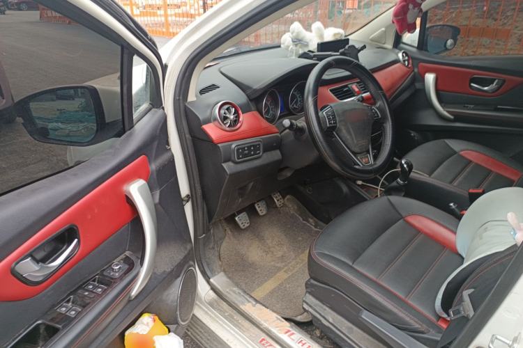 Used Haval H1 2015 1.5L Manual Luxury Model
