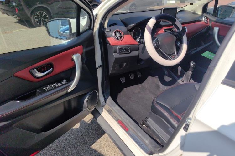 Used Haval H1 2015 1.5L Manual Luxury Model Driver Seat