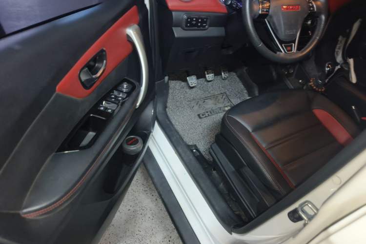 Used Haval H1 2015 1.5L Manual Luxury Model Driver Seat
